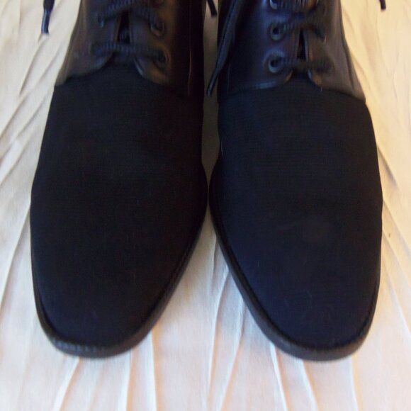 Stuart Weitzman Tall Leather and Gore Tex Black Boots With Lacing sz 8.5 - Picture 7 of 14